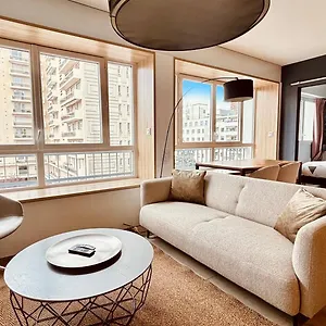 Lost Part Dieu -entre Centre Et Gare Part Dieu -netflix Apartment