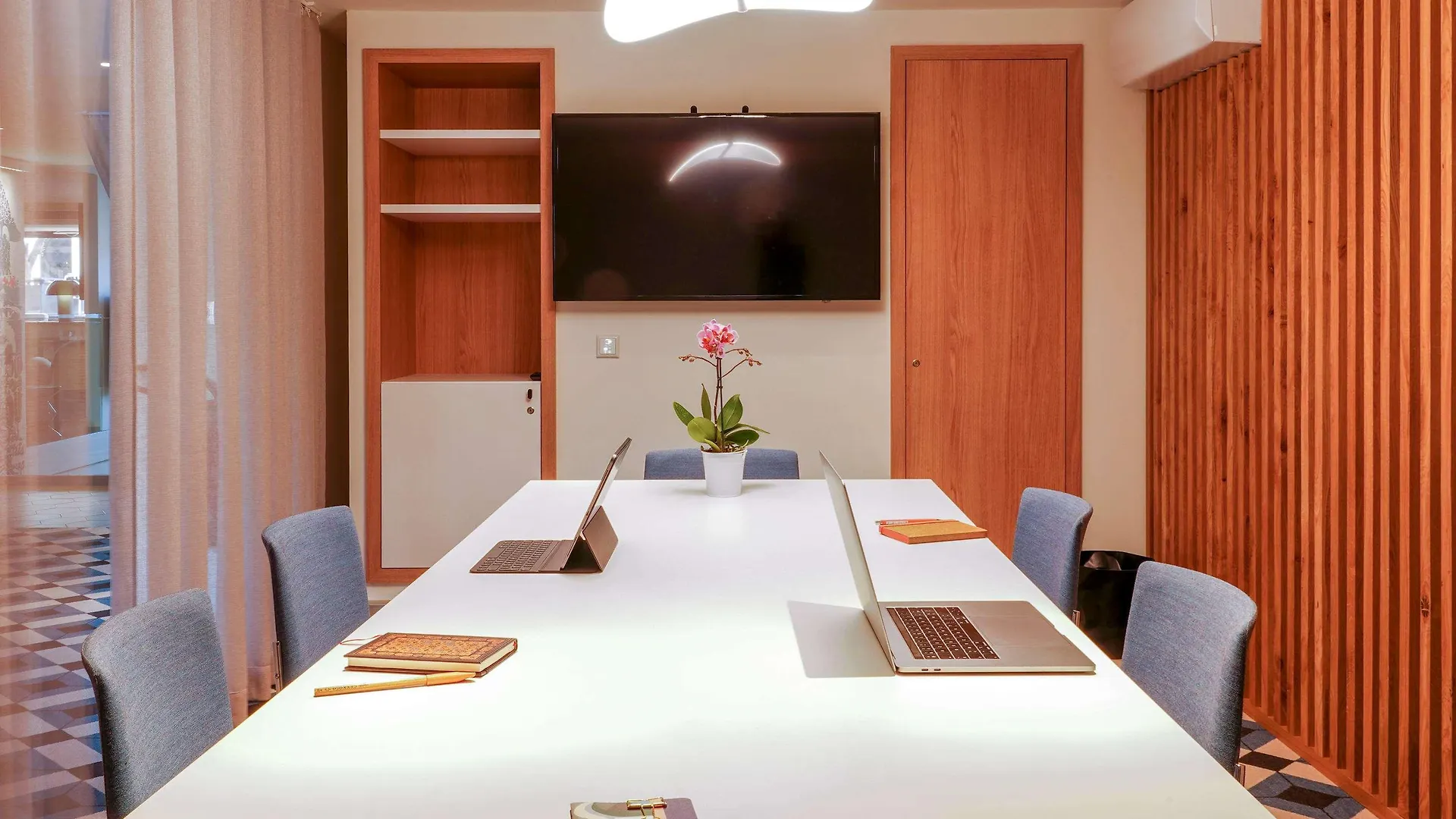 Mercure Marseille Centre Prado Velodrome Отель