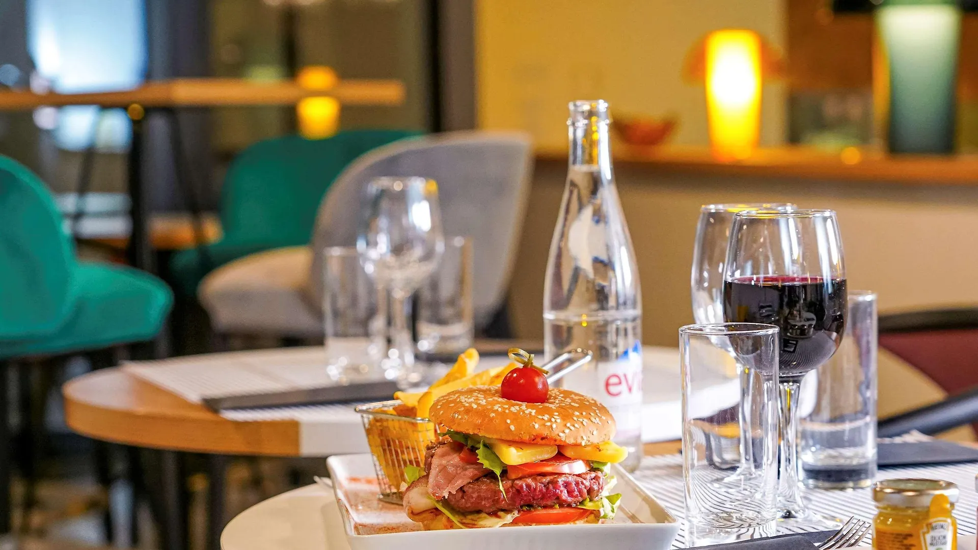 Mercure Marseille Centre Prado Velodrome Отель